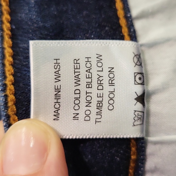 Judy Blue Whiskered Dark Wash Bootcut Jeans Women's Size 13/31 Frayed Hems - Picture 13 of 13